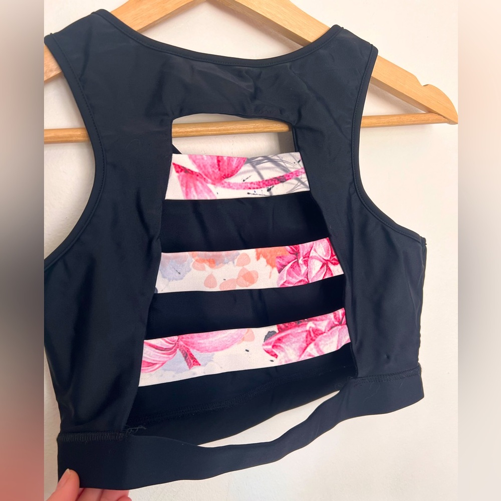 JALA YOGA Clothing Sports Bra Black-Back Pink Floral Cut Outs Made In USA Large